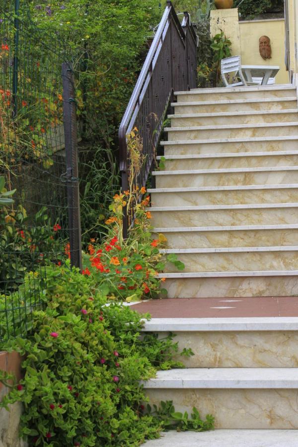Bed & Breakfast Lighea Giardini Naxos Bagian luar foto