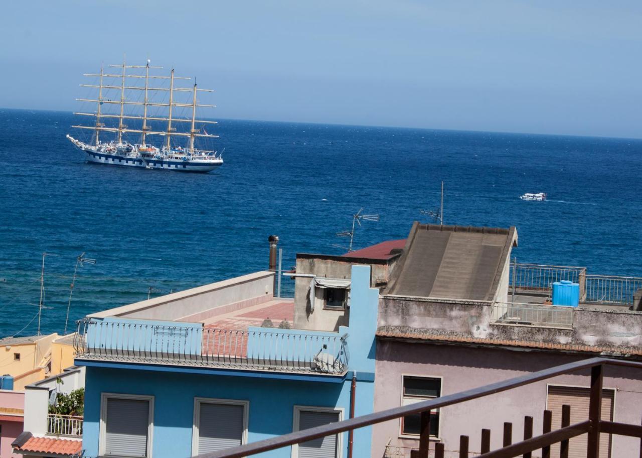 Bed & Breakfast Lighea Giardini Naxos Bagian luar foto