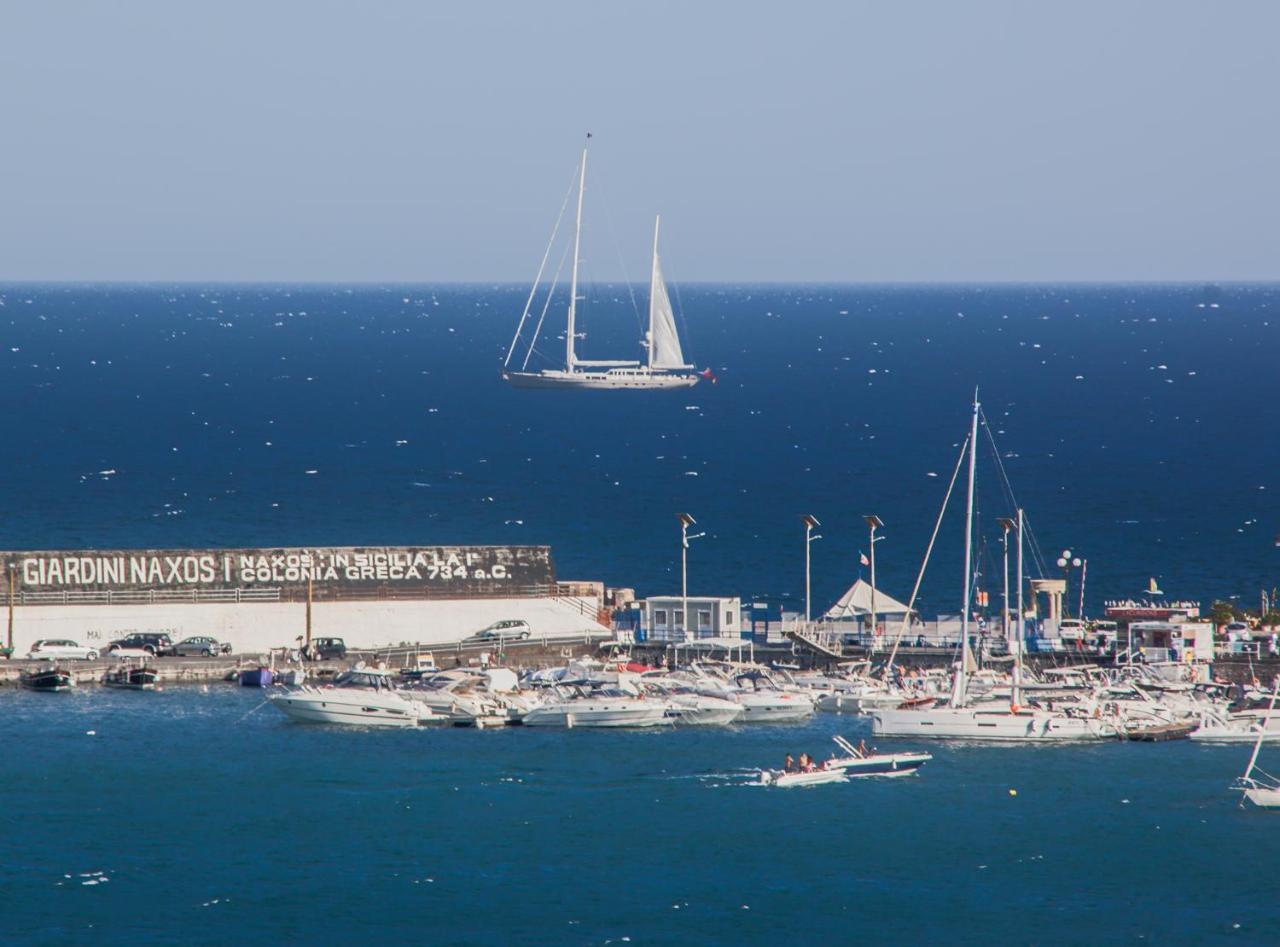 Bed & Breakfast Lighea Giardini Naxos Bagian luar foto